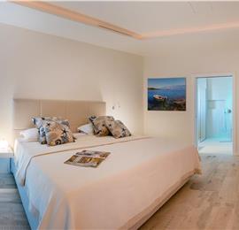 Luxury 6 Bedroom Brac Island Beach Front Villa With Heated Infinity Pool and lift near Sumartin sleeps 12